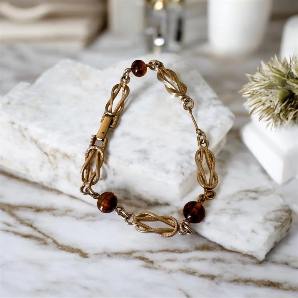 Avon Bracelet Gold Tone Decorative Open Link Beads.